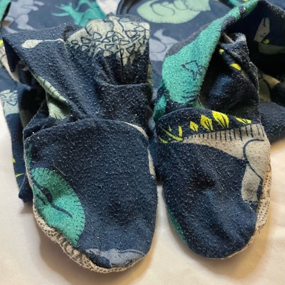 Just One You 18m PRELOVED Dinosaur Footie Pajamas some pilling through out body - Picture 14 of 14